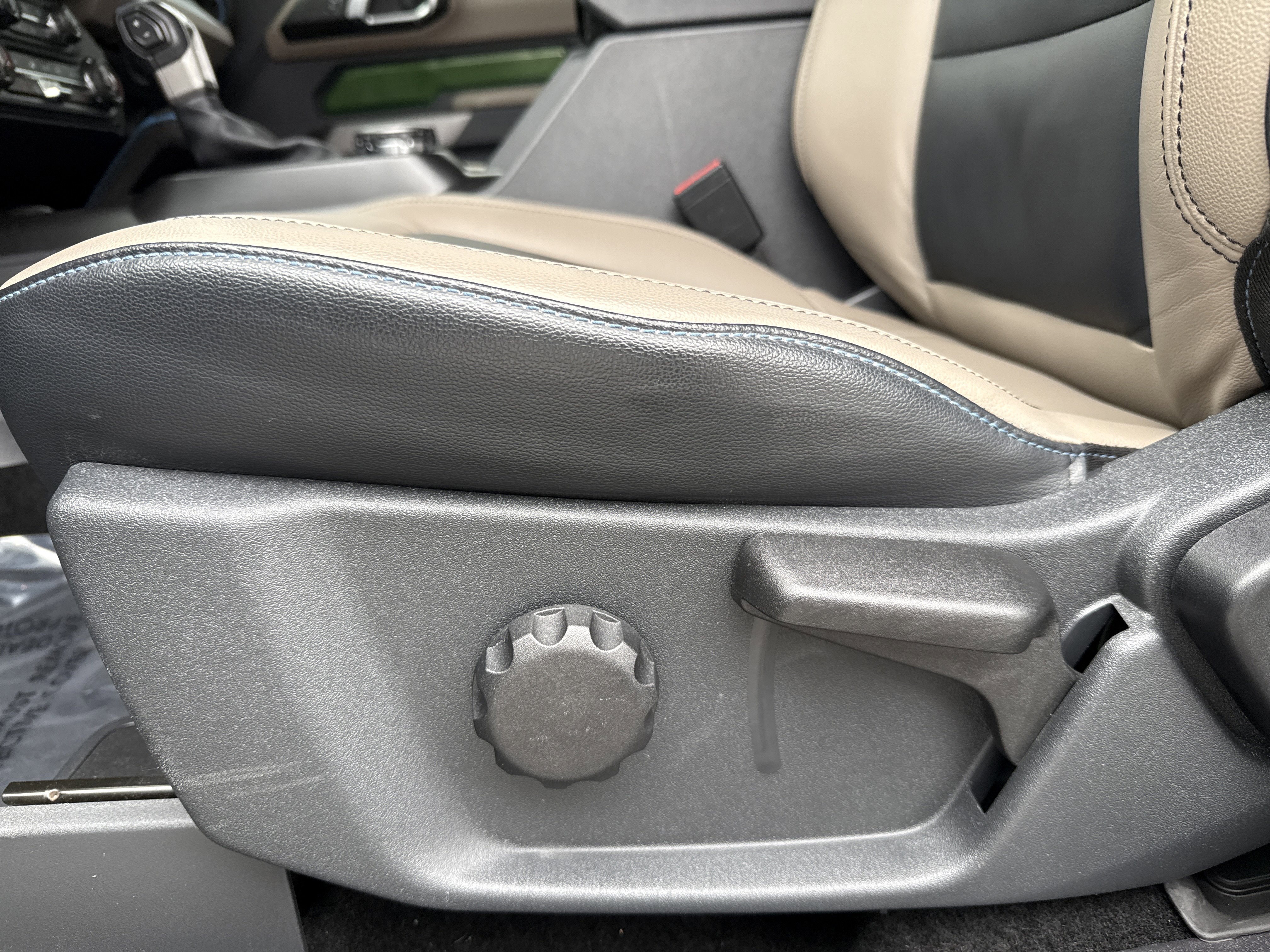 Used 2023 Ford Bronco Wildtrak image 14