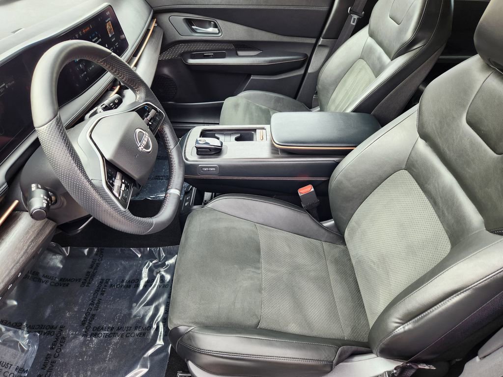 Used 2025 Nissan Ariya AWD image 10