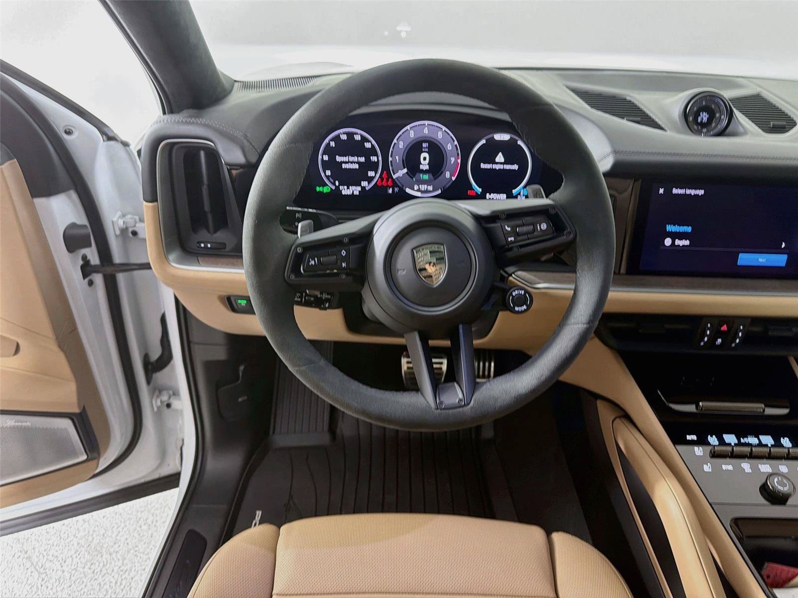 Certified 2025 Porsche Cayenne Turbo AWD/4WD image 18
