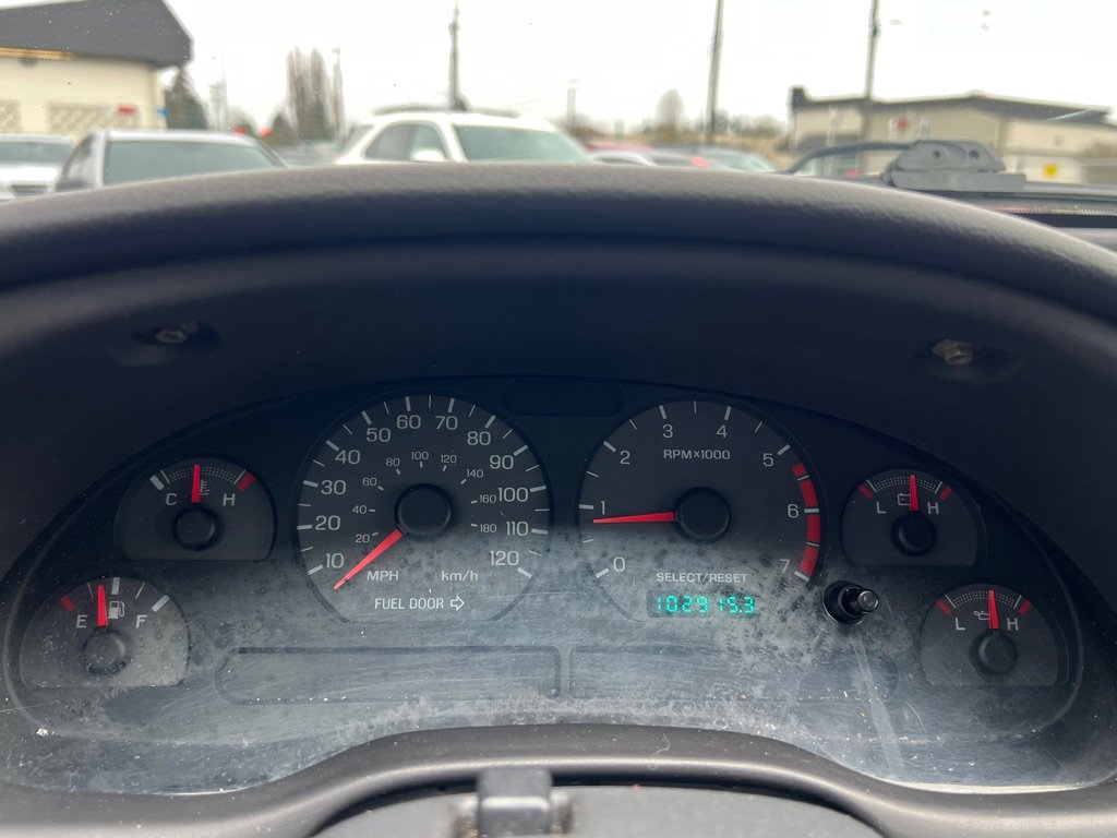 Used 2000 Ford Mustang Convertible RWD image 17