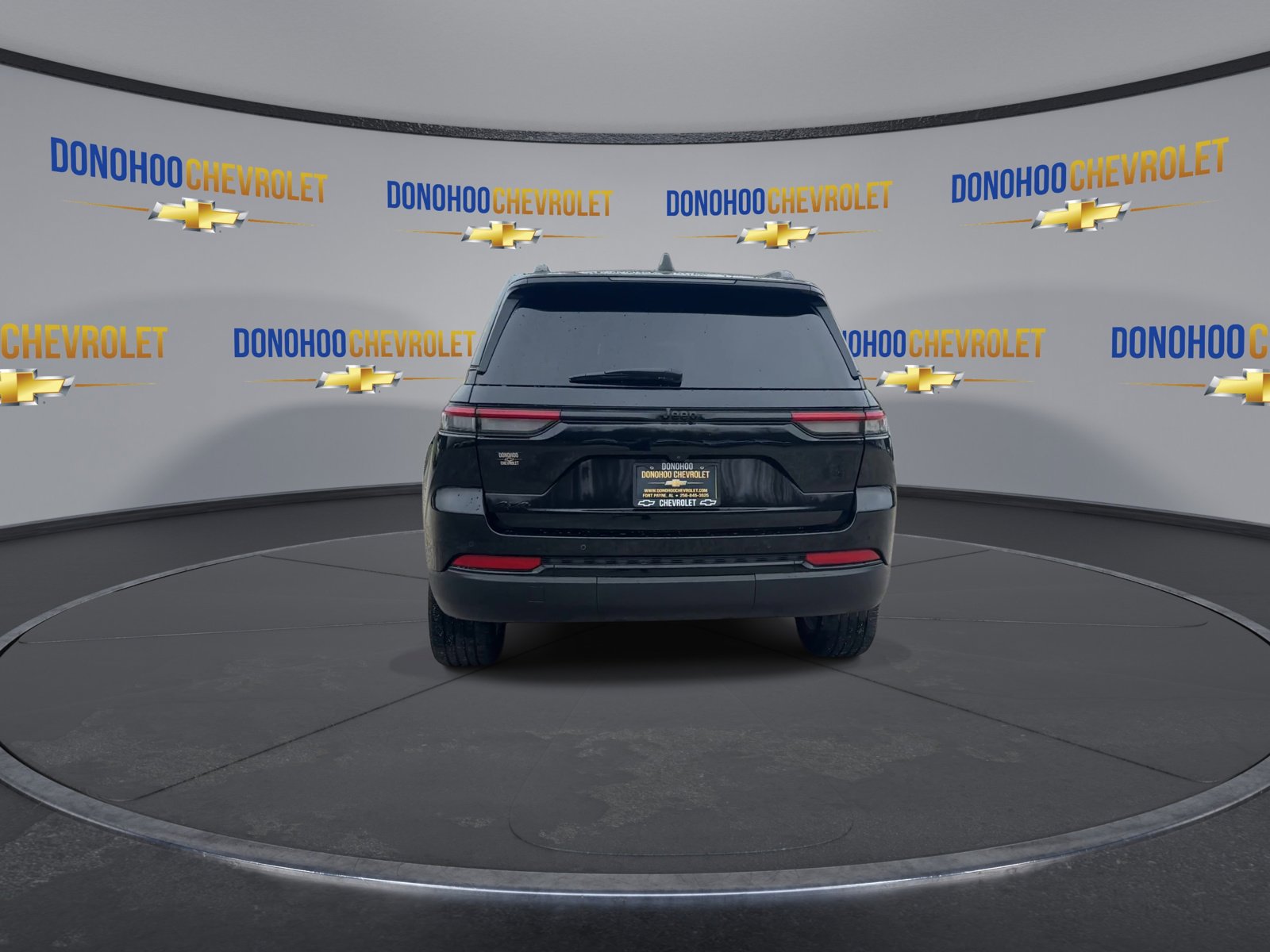 Used 2024 Jeep Grand Cherokee Altitude image 10