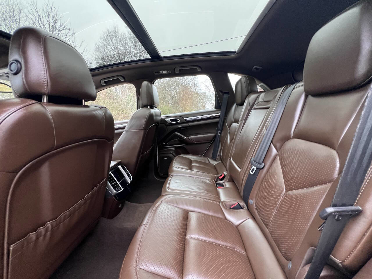 Used 2016 Porsche Cayenne S w/ Premium Package image 13