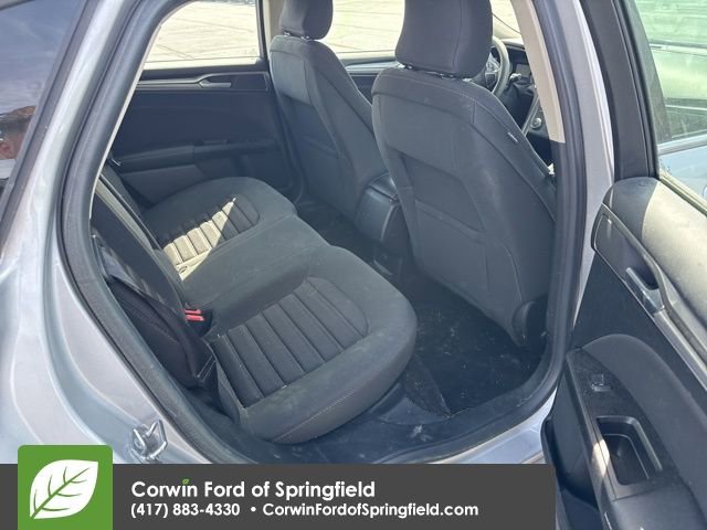 Used 2017 Ford Fusion SE image 6