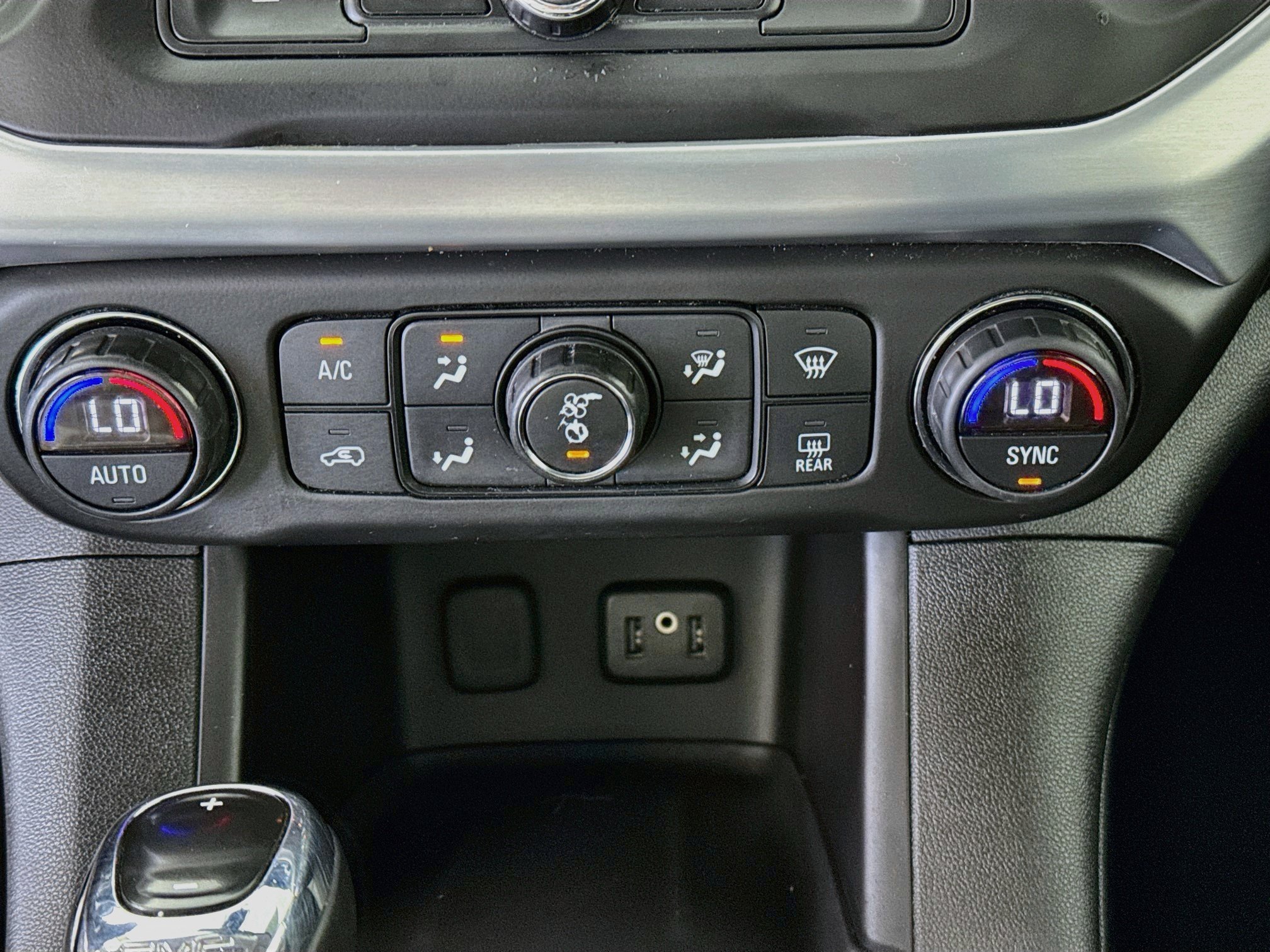 Used 2017 GMC Acadia SLE FWD image 15