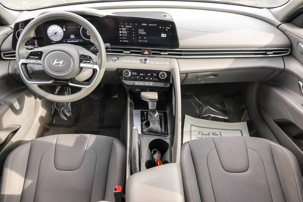 Used 2024 Hyundai Elantra SEL FWD image 29