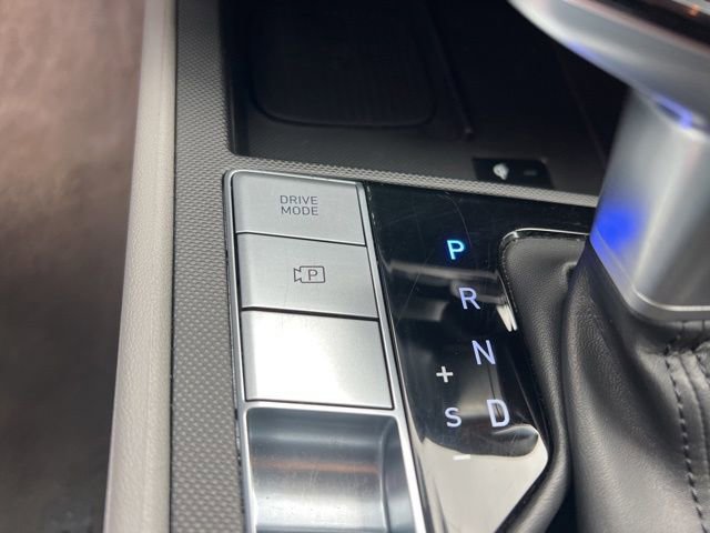 Used 2025 Hyundai Elantra SEL image 25