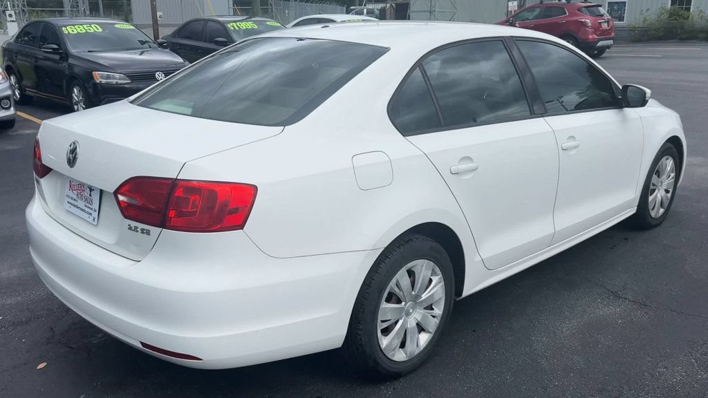 Used 2011 Volkswagen Jetta SE FWD image 8