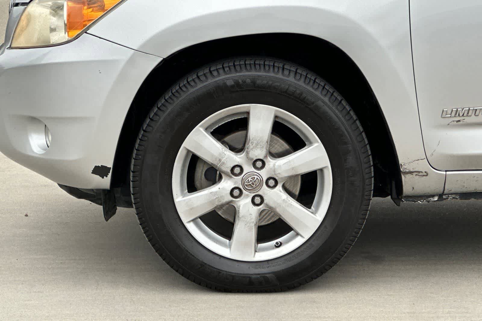 Used 2008 Toyota RAV4 Limited FWD image 33