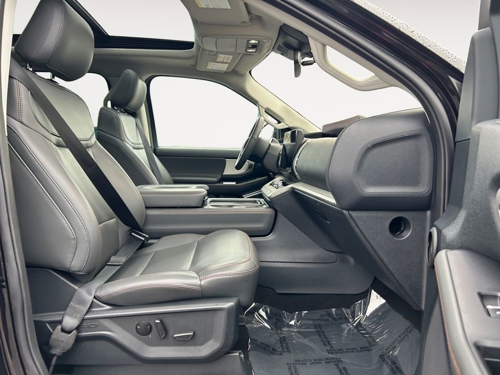 Used 2025 Ford Expedition Max Active image 10