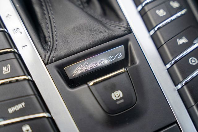 Used 2020 Porsche Macan AWD/4WD image 34