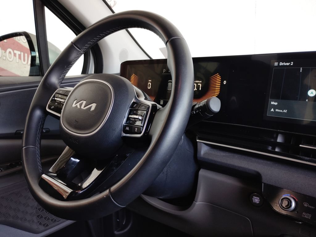 Used 2025 Kia Carnival EX FWD image 30