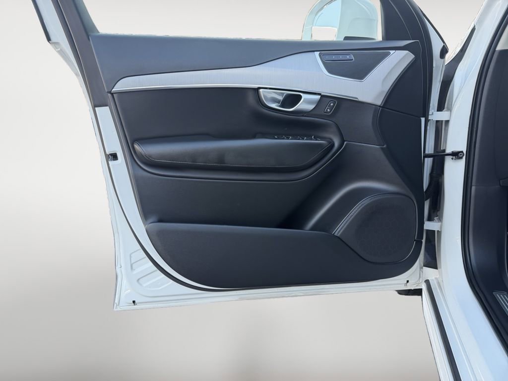 Used 2021 Volvo XC90 T5 Momentum image 15