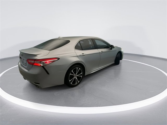 Used 2020 Toyota Camry SE image 4