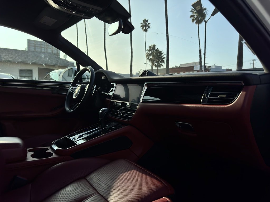 Used 2023 Porsche Macan image 30