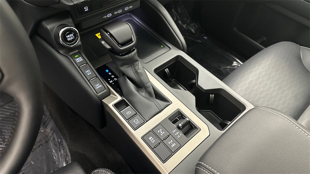 Used 2025 Toyota Land Cruiser image 15