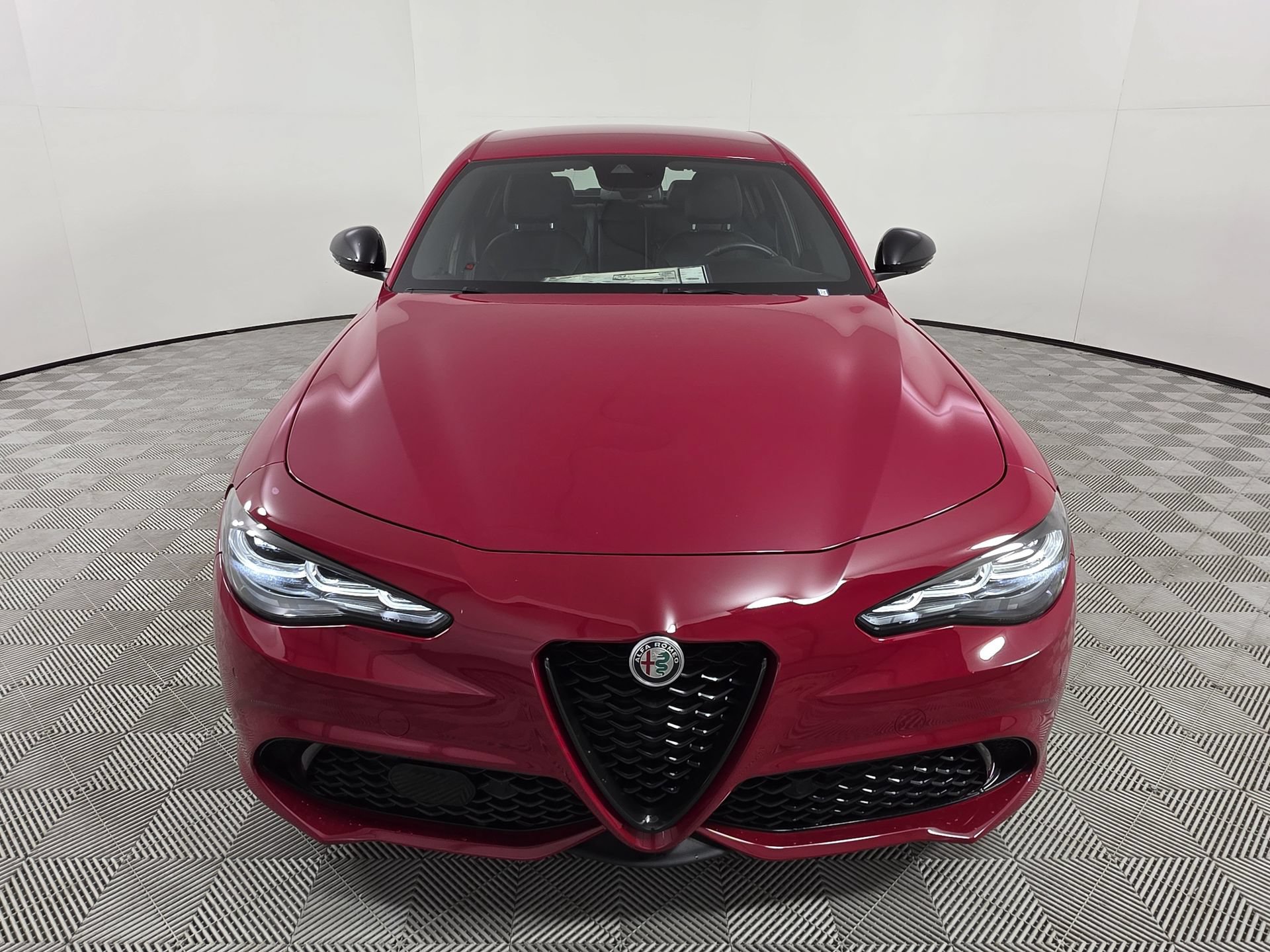 Used 2024 Alfa Romeo Giulia Sprint RWD image 2