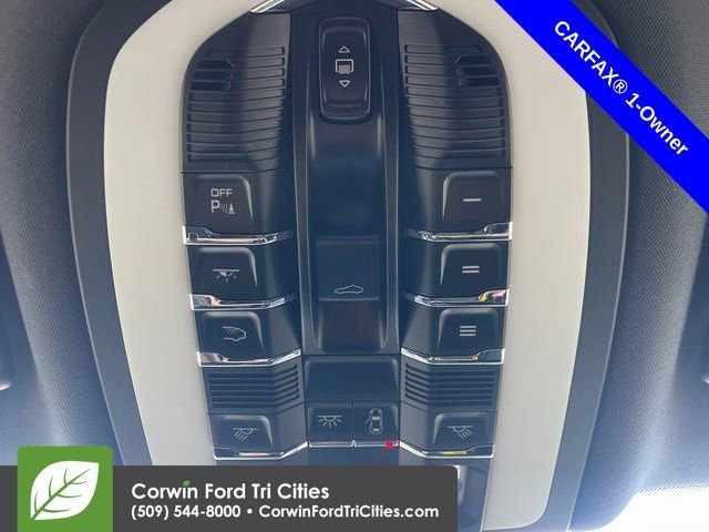 Used 2024 Porsche Macan image 33