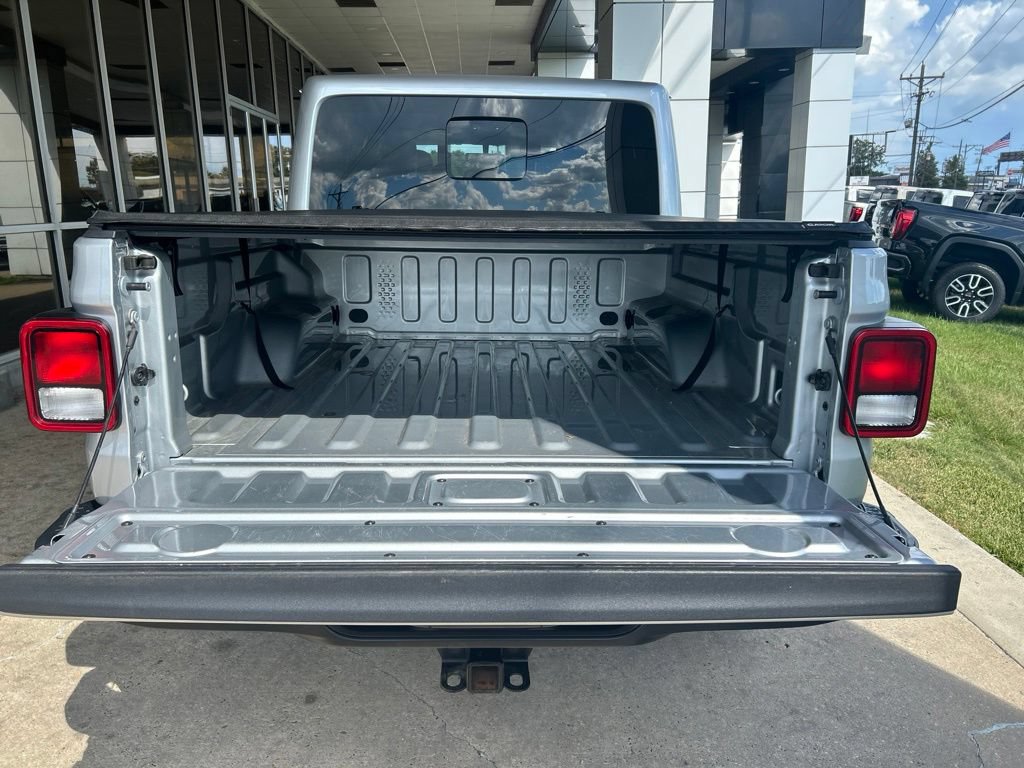 Used 2023 Jeep Gladiator Mojave w/ Cold Weather Group AWD/4WD image 10