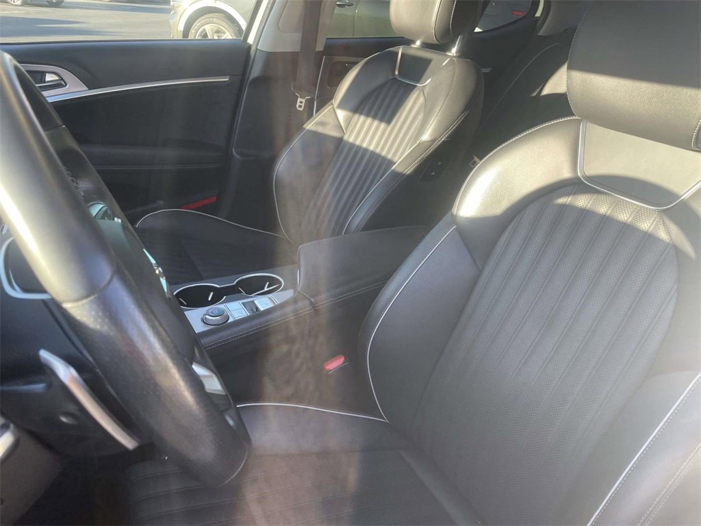 Used 2020 Genesis G70 2.0T w/ Elite Package image 20