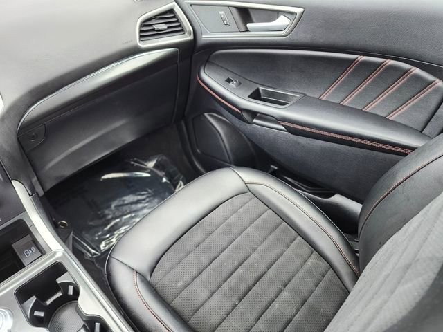 Certified 2022 Ford Edge ST-Line w/ Class II Trailer Tow Package image 15