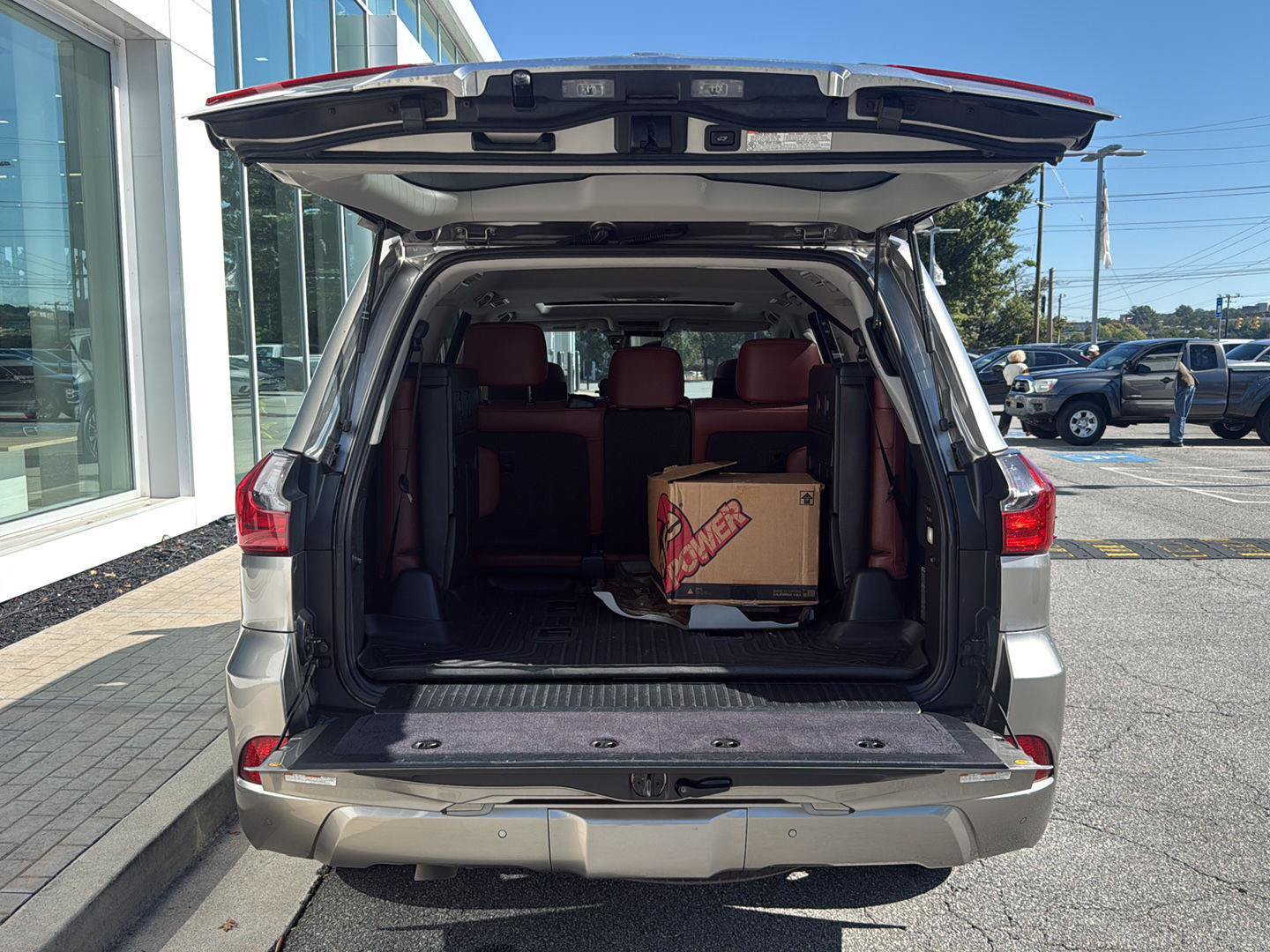 Used 2016 Lexus LX 570 4WD w/ Luxury Package image 24