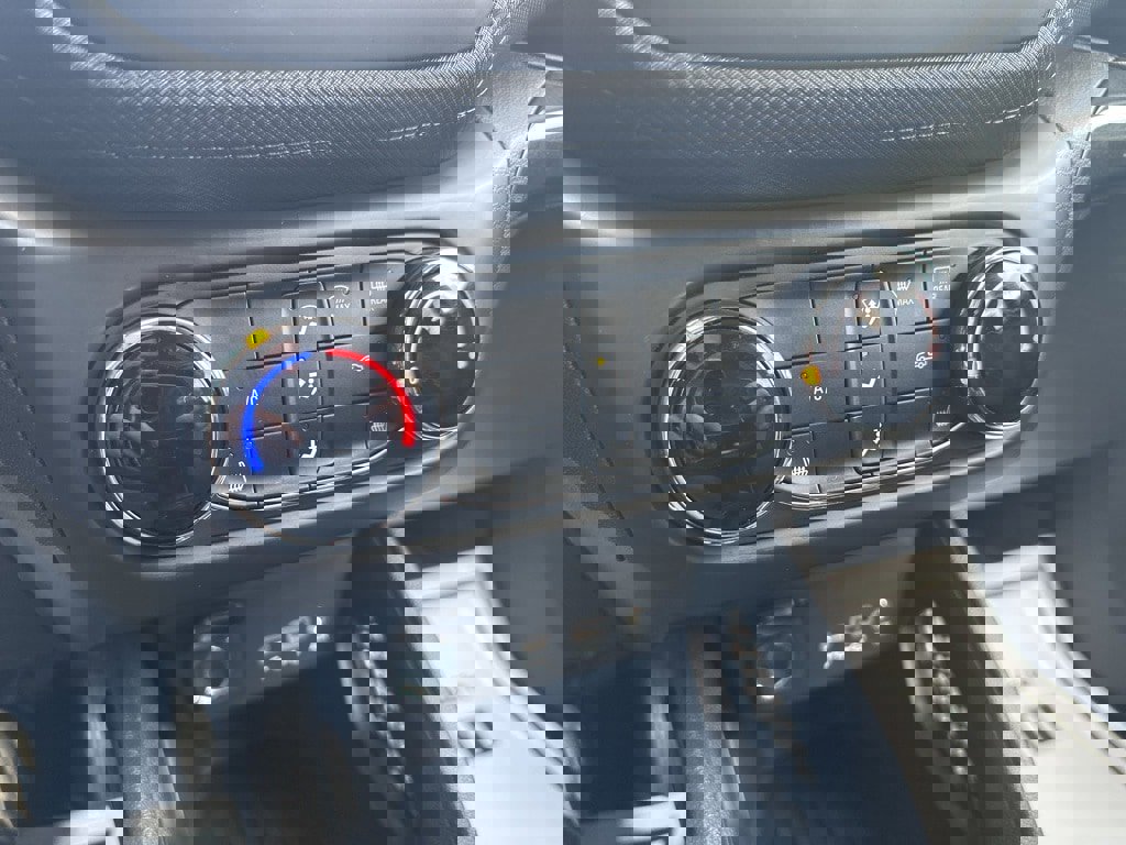 Used 2023 Chevrolet TrailBlazer LT image 23