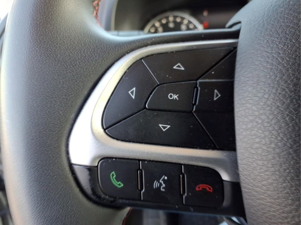 Used 2023 Jeep Renegade Trailhawk AWD/4WD image 19