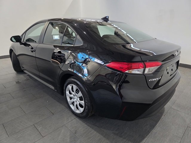 Used 2025 Toyota Corolla LE image 3