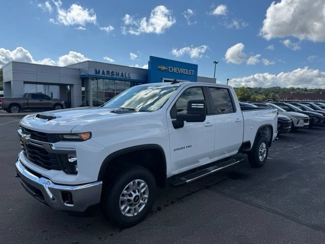 Used 2025 Chevrolet Silverado 2500 LT w/ Convenience Package AWD/4WD image 3