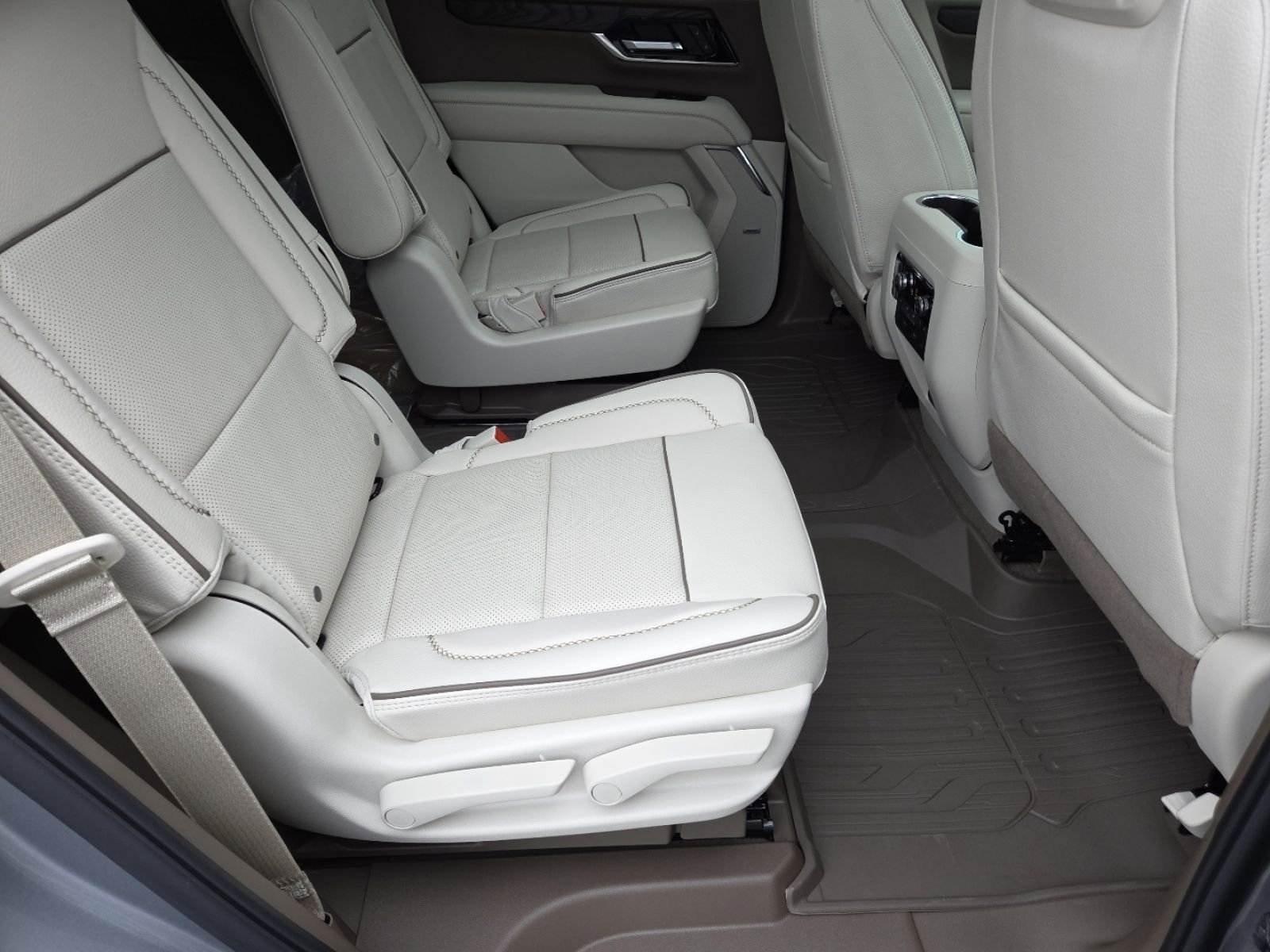 New 2026 GMC Yukon Denali image 28