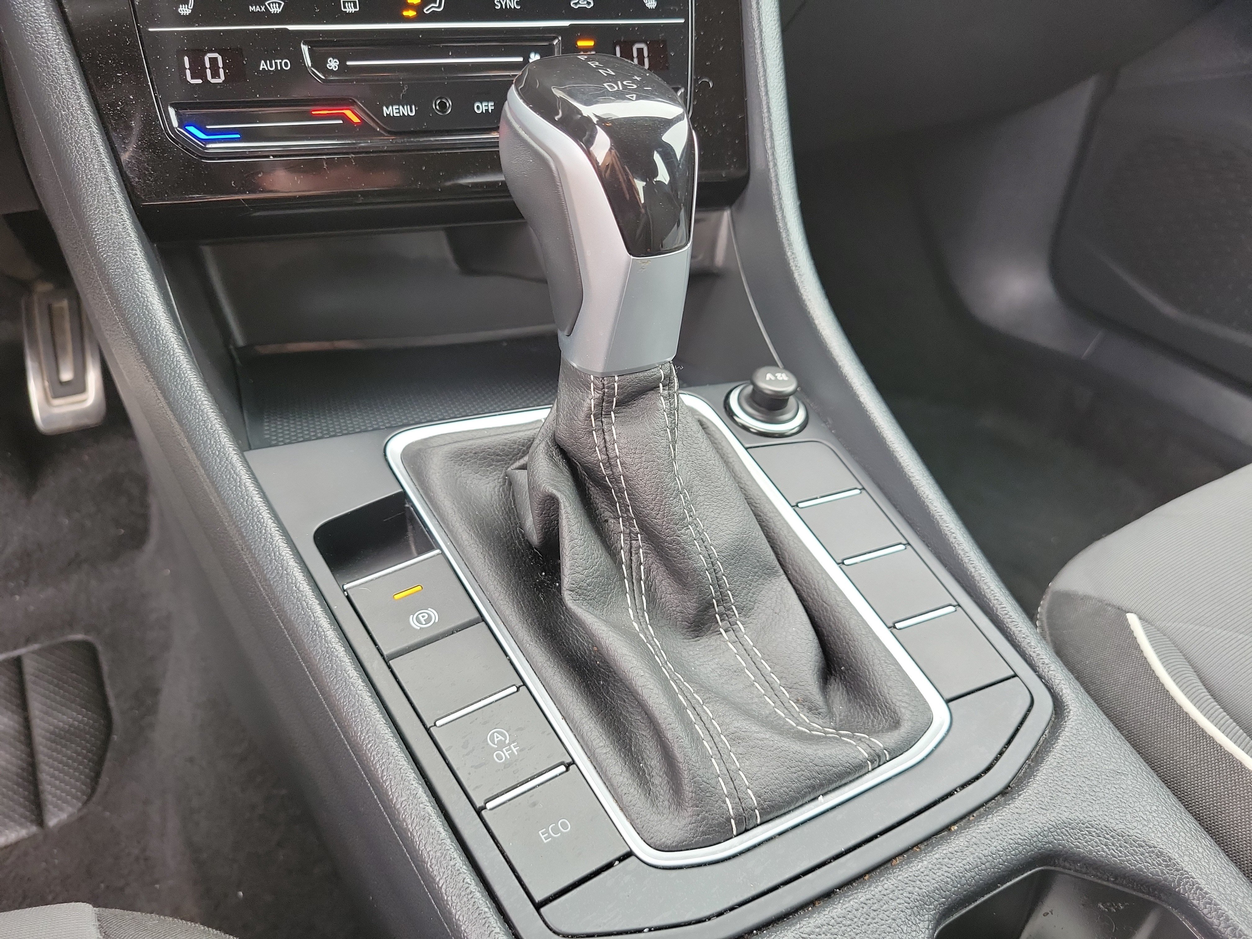 Used 2025 Volkswagen Jetta Sport FWD image 19