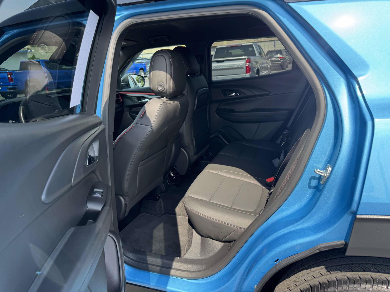 Used 2025 Chevrolet TrailBlazer RS w/ Convenience Package AWD/4WD image 21