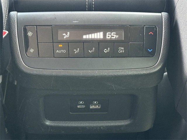 Used 2022 Nissan Pathfinder SV image 16