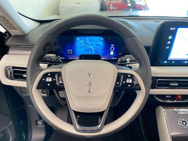 New 2026 Lincoln Aviator AWD image 18