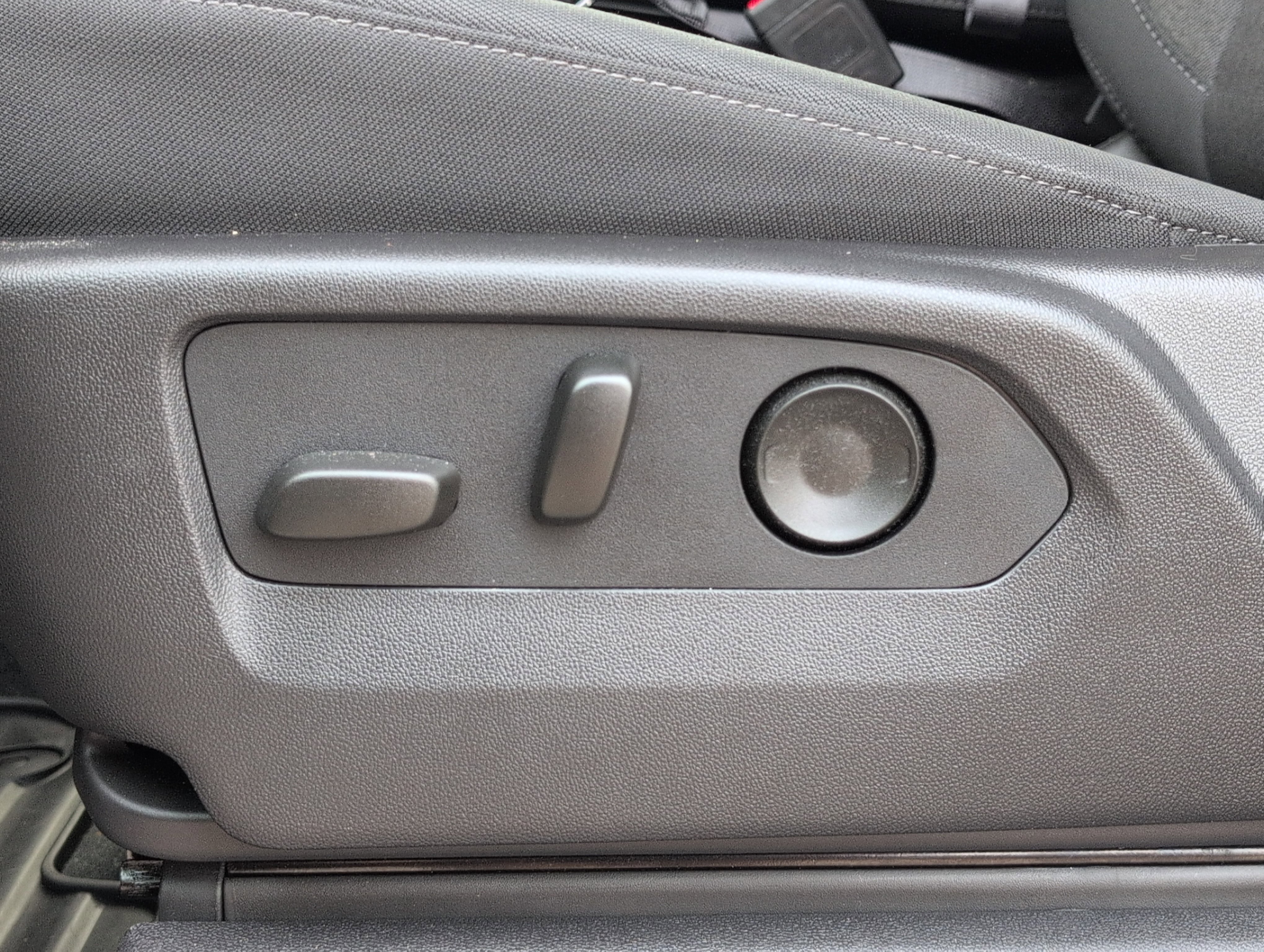 Used 2024 Chevrolet Silverado 1500 Custom image 10