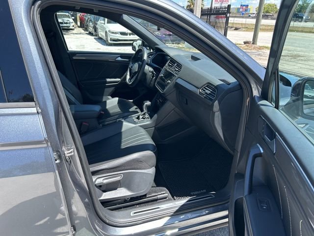 Used 2024 Volkswagen Tiguan SE R-Line FWD image 10
