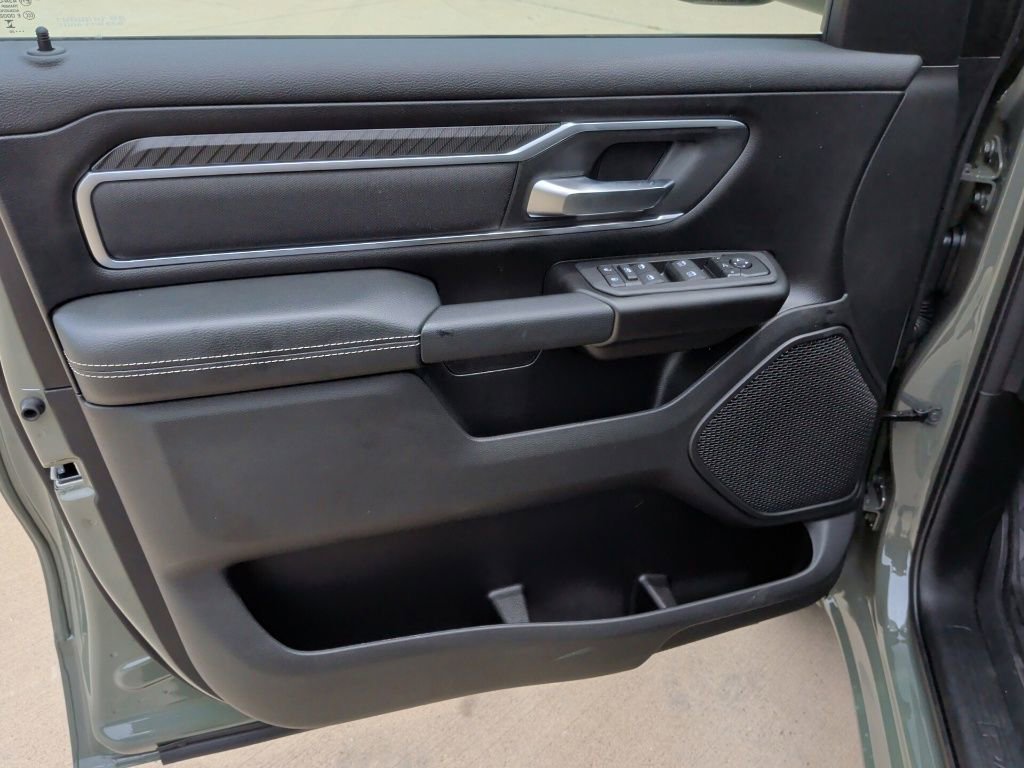 New 2026 RAM 1500 4x4 Crew Cab image 9