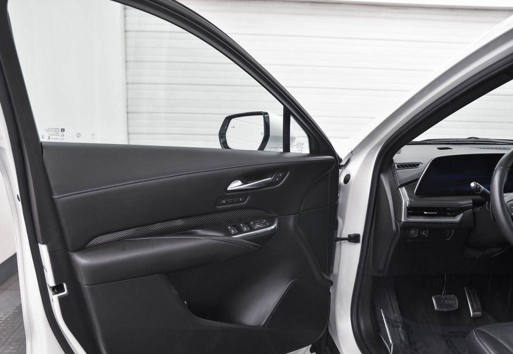 Certified 2024 Cadillac XT4 Sport image 9