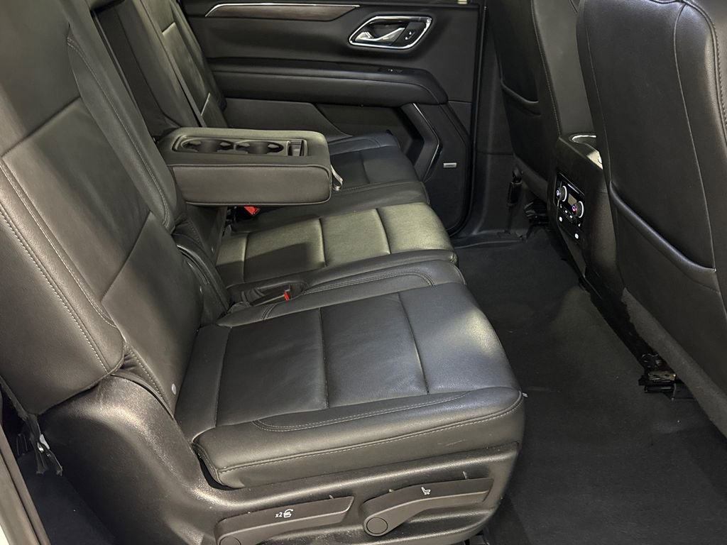 Used 2023 Chevrolet Suburban LT w/ Luxury Package image 16