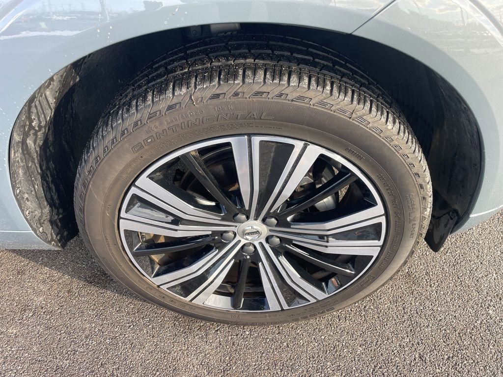 Certified 2023 Volvo XC60 B5 Plus w/ Climate Package image 12