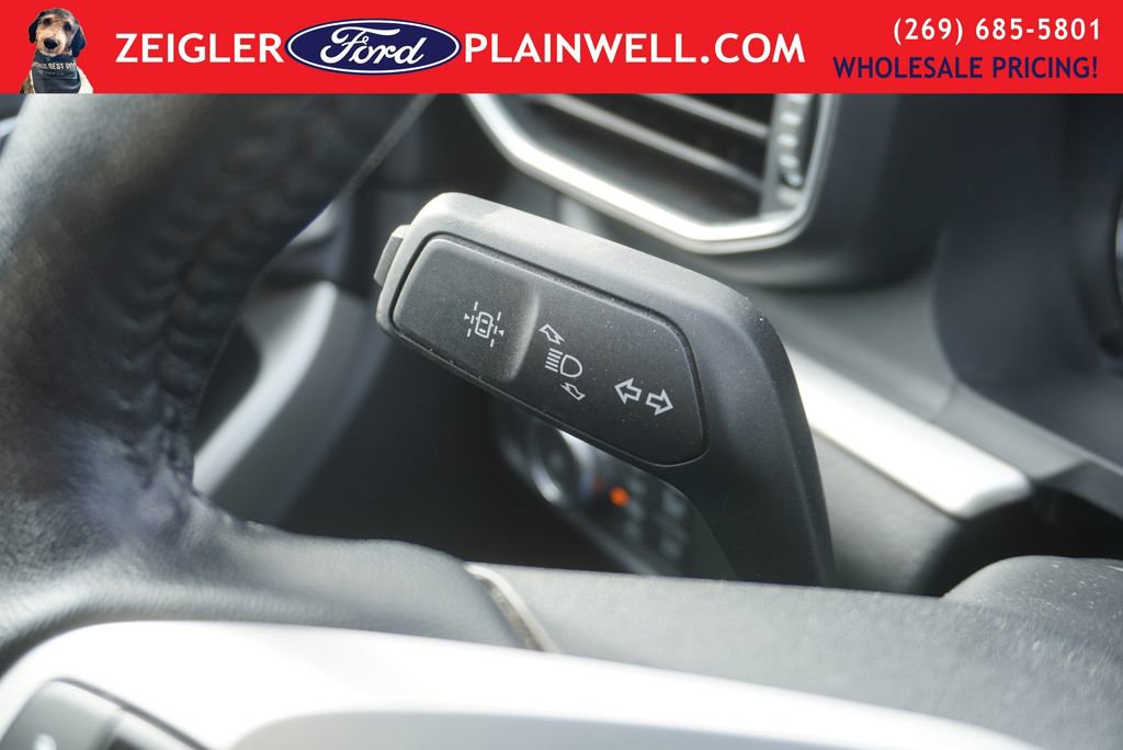 Used 2022 Ford Explorer XLT w/ Equipment Group 202A image 28