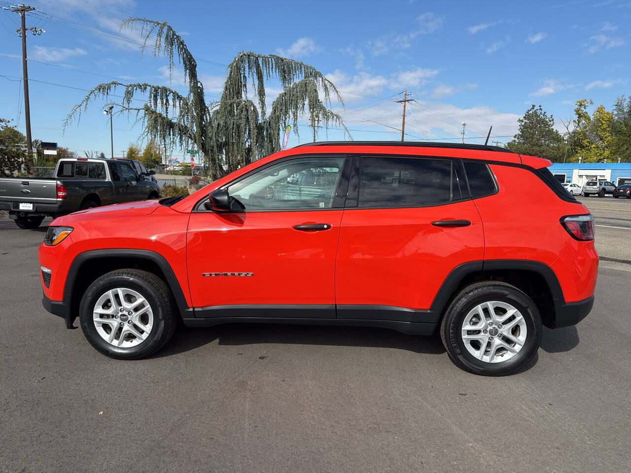 Used 2018 Jeep Compass Sport image 4