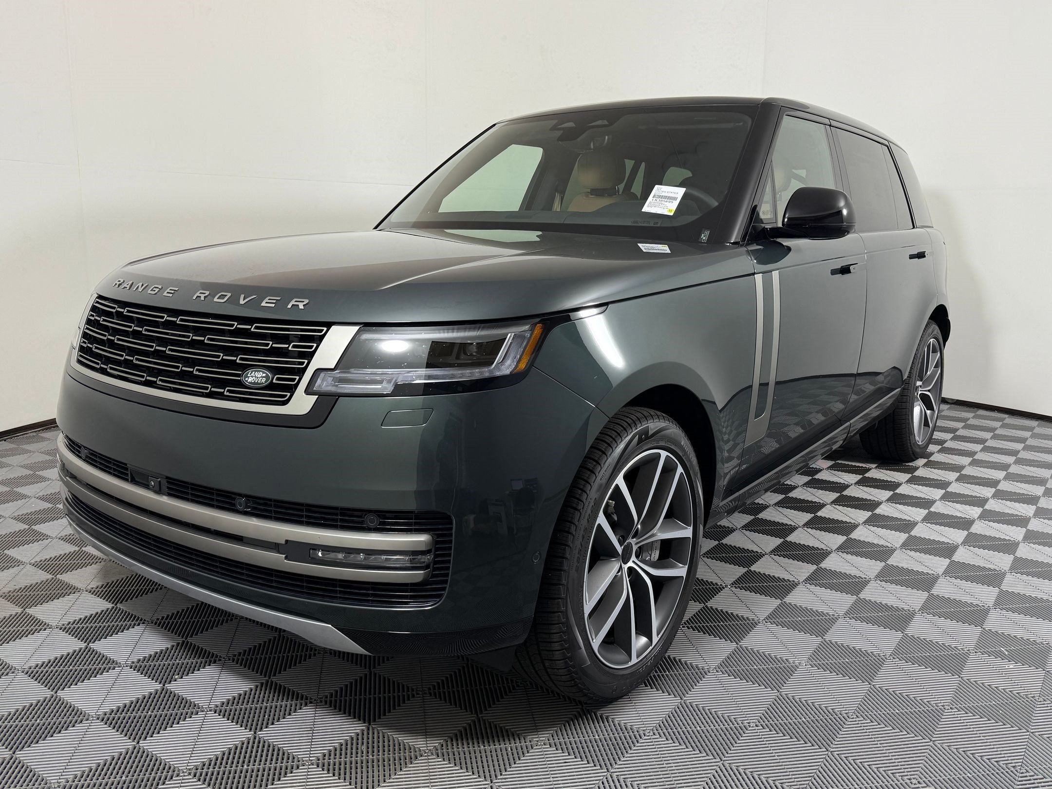 New 2026 Land Rover Range Rover Long Wheelbase SE AWD/4WD image 1