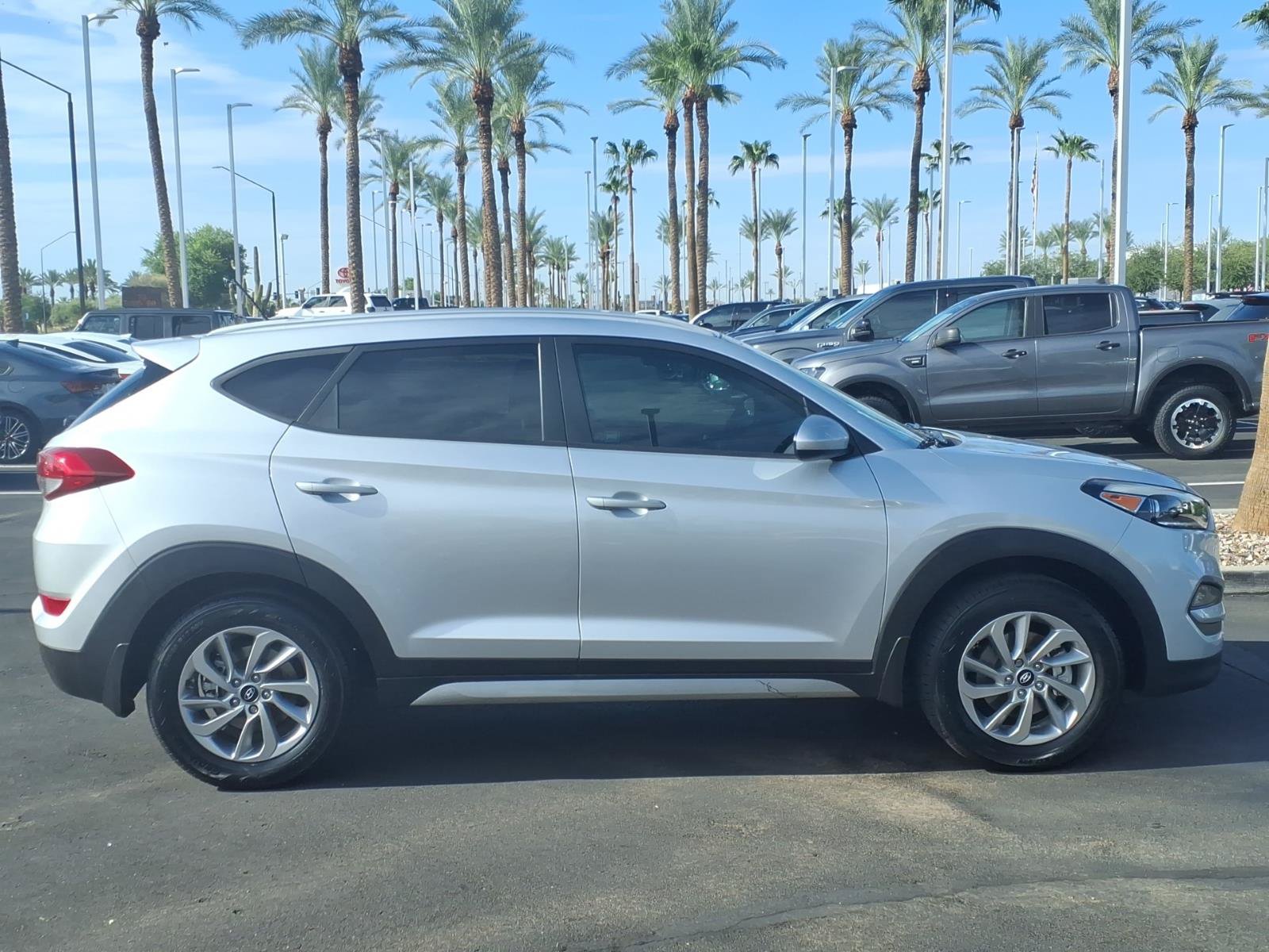 Used 2017 Hyundai Tucson SE w/ SE Popular Package 02 FWD image 3
