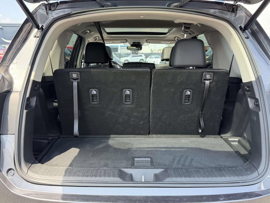 Used 2023 Honda Pilot Touring image 16