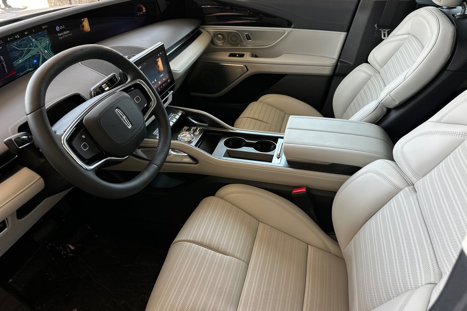 New 2026 Lincoln Nautilus Reserve AWD/4WD image 9