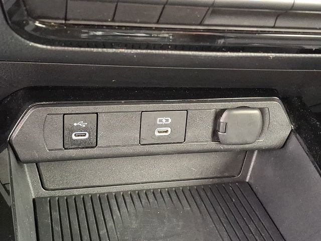 Used 2024 Toyota Prius LE image 25