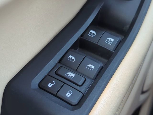 Certified 2022 Jeep Grand Cherokee L Limited AWD/4WD image 28