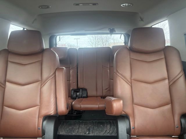 Used 2020 Cadillac Escalade Premium Luxury image 13