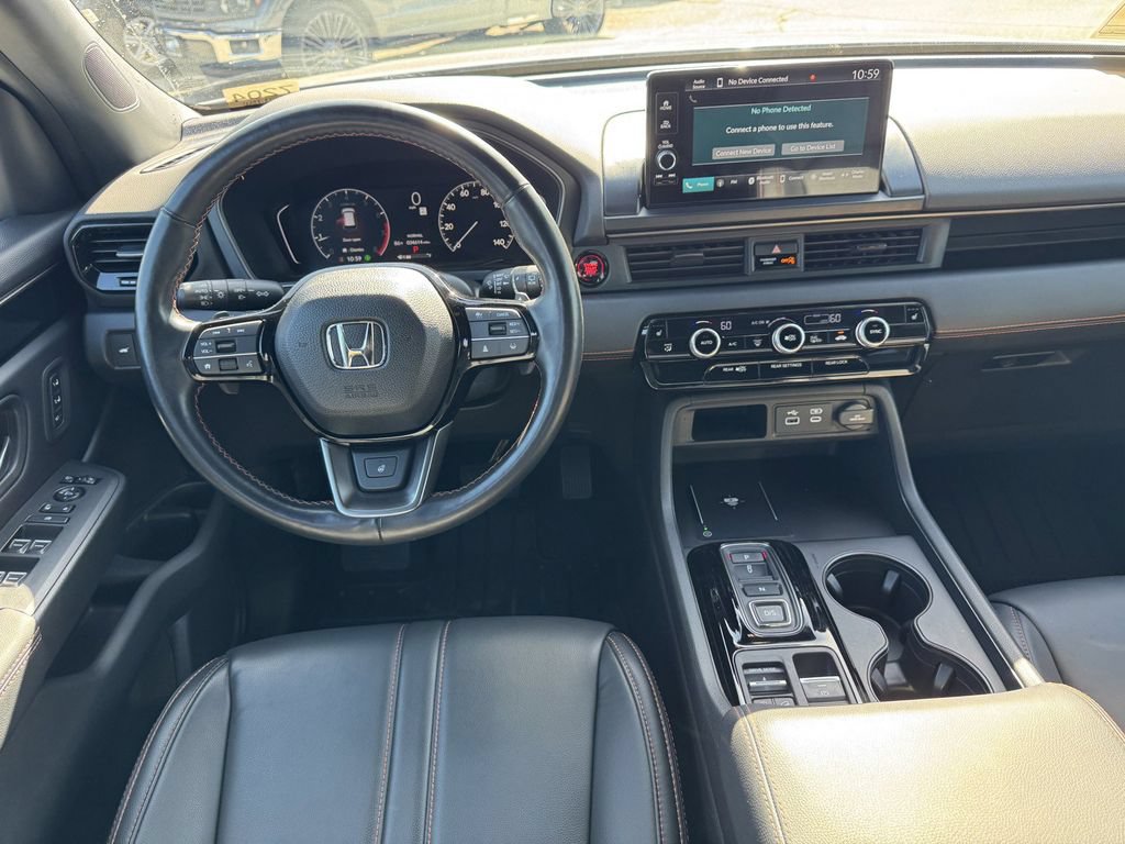 Used 2025 Honda Pilot TrailSport image 15
